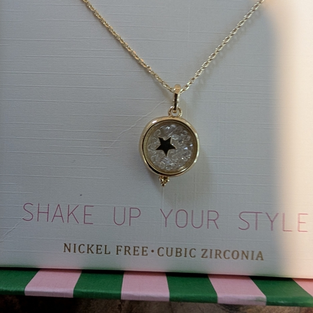 Leith Shaker Crystal Cubic Zirconia Star Pendant Necklace New in Box ❤️